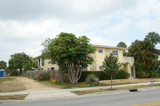 LoMara Apartments in West Palm Beach, FL - Foto de edificio - Building Photo