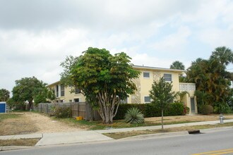 LoMara Apartments in West Palm Beach, FL - Building Photo - Building Photo