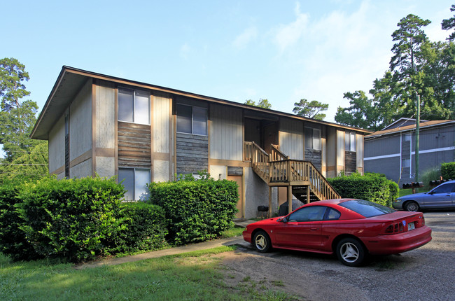 709 Pointe Ct in Tallahassee, FL - Building Photo - Building Photo