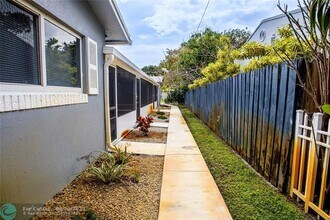 2432 Sherman St in Hollywood, FL - Foto de edificio - Building Photo