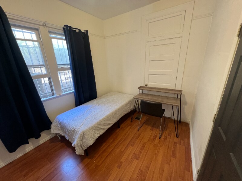 934 S Lake St in Los Angeles, CA - Building Photo