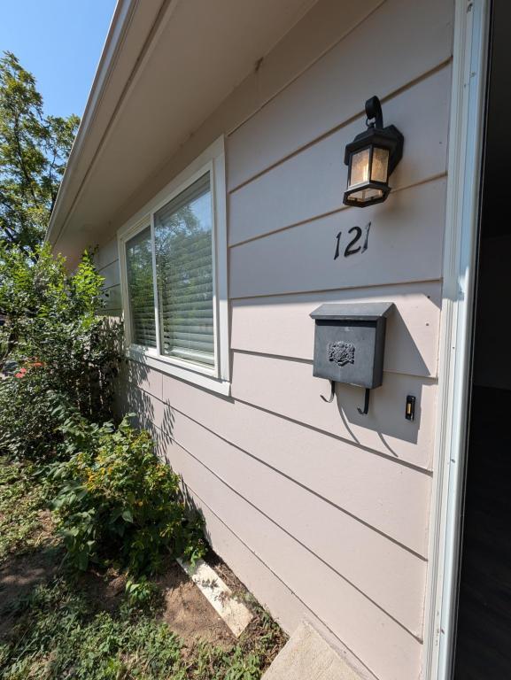 property at 121 N 5th Ave