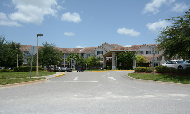 Sterling Court Independent Senior Living in Deltona, FL - Foto de edificio - Building Photo