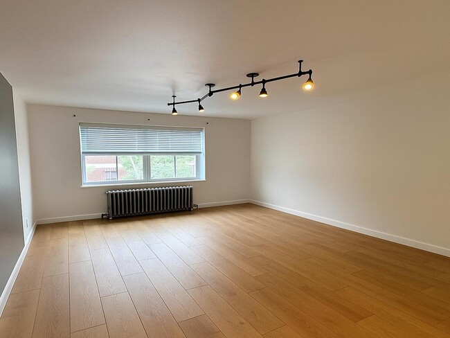 property at 710 Spadina Ave.