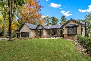 3803 Timber Creek Ct in Eau Claire, WI - Building Photo