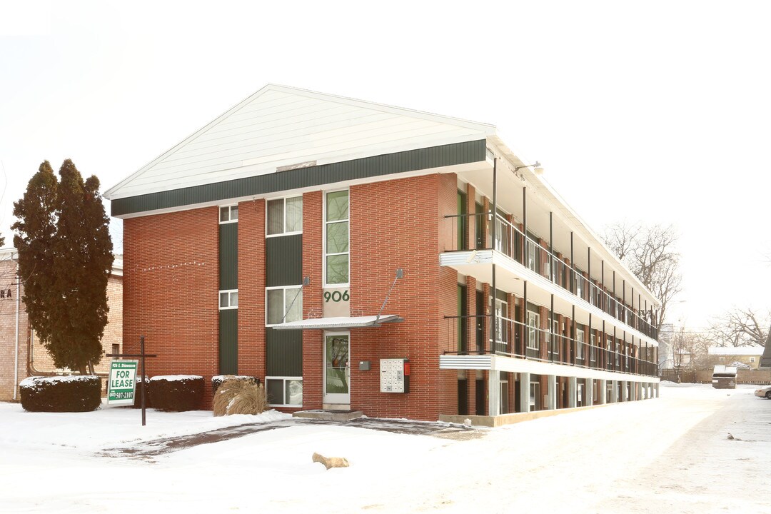 Shiawassee Apartments in Lansing, MI - Building Photo