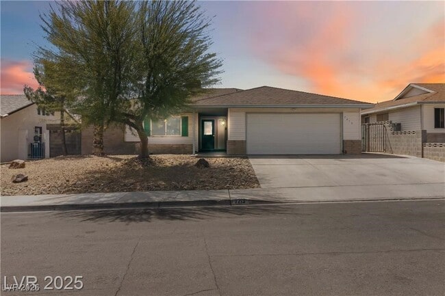 property at 7213 Lakeland Ct