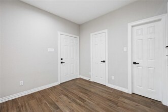 4904 Mallow St-Unit -A in Houston, TX - Building Photo - Building Photo