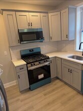 5216 Florence Ave in Philadelphia, PA - Foto de edificio - Building Photo