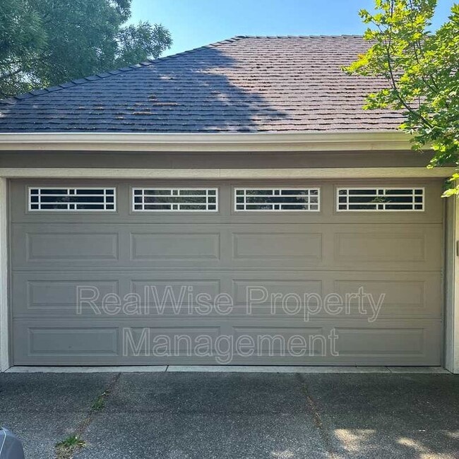 property at 115 Wagon Wheel Dr