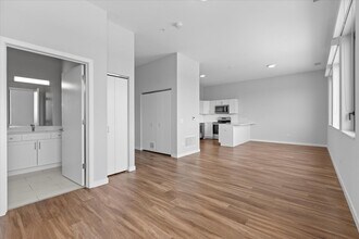 1900 W Lawrence Ave in Chicago, IL - Building Photo - Building Photo