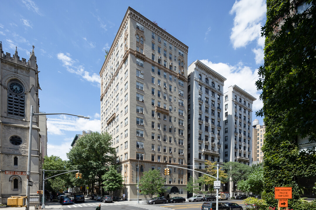 639 W End Ave in New York, NY - Building Photo