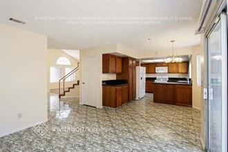 18274 Montgomery Ave in Fontana, CA - Foto de edificio - Building Photo