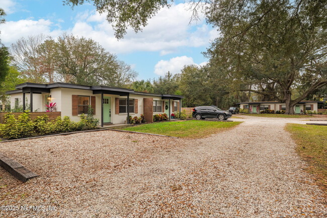 1700 Main St in Atlantic Beach, FL - Building Photo - Building Photo