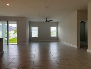5588 Vigo Loop in St. Cloud, FL - Building Photo - Building Photo