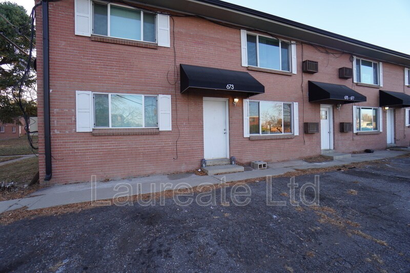 677 Miller Ct in Denver, CO - Building Photo