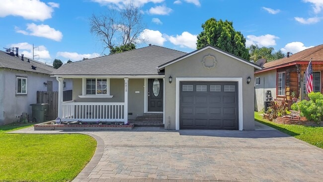 property at 4818 138th St