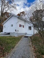 3 Chestnut Trail in Danbury, CT - Building Photo