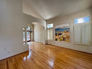 5017 Toyon Way in Antioch, CA - Building Photo - Building Photo