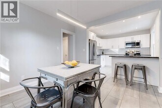 97 Knyvet Ave in Hamilton, ON - Building Photo - Building Photo