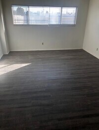 8724 Etiwanda Ave photo'