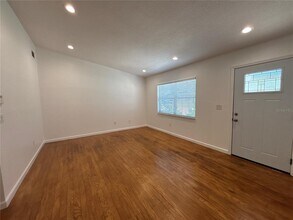1863 Oak St N in Clearwater, FL - Building Photo - Building Photo