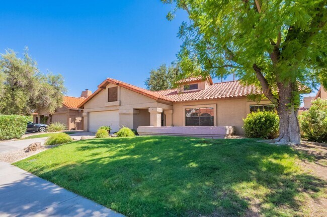 10585 E San Salvador Dr