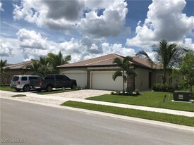 9147 Woodhurst Dr in Naples, FL - Building Photo - Building Photo