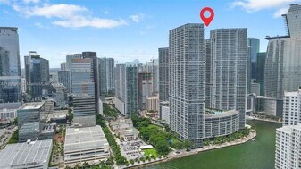495 Brickell Ave in Miami, FL - Building Photo