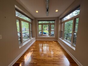 4823 N Sawyer Ave in Chicago, IL - Building Photo - Building Photo