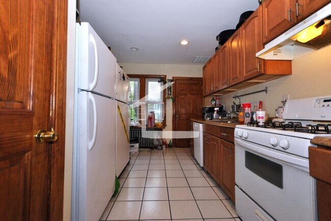 property at 27 S Crescent Circuit