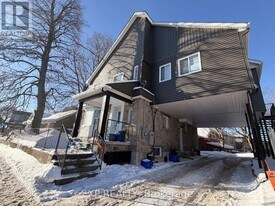 838 St. Laurent Blvd in Ottawa, ON - Building Photo