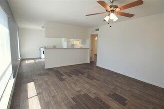 310 E Croslin St in Austin, TX - Building Photo - Building Photo