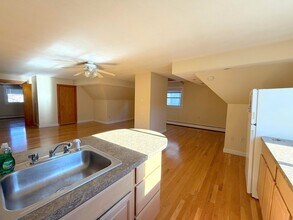 16 Winter St, Unit 3 in Somerville, MA - Foto de edificio - Building Photo