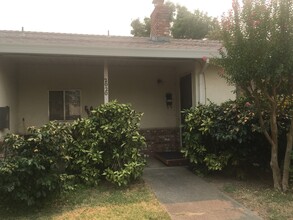 4100 Lotus Ave in Sacramento, CA - Building Photo - Building Photo