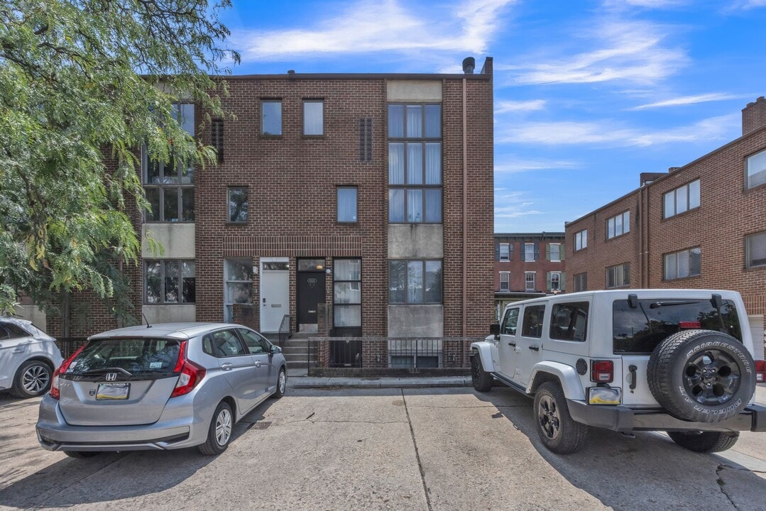 1928 Rodman St, Unit 1928 Rodman St A in Philadelphia, PA - Foto de edificio