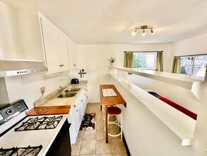 1053 Cragmont Ave, Unit A in Berkeley, CA - Building Photo - Building Photo