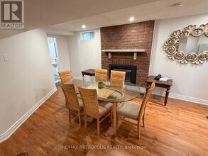 216 Gwendolyn St in Pickering, ON - Building Photo - Building Photo