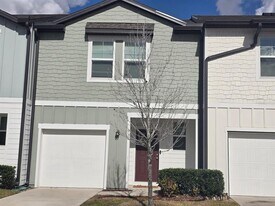 936 Grandin St in Davenport, FL - Building Photo
