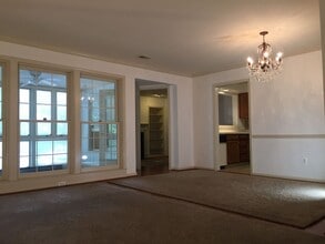 10714 Kings Riding Way in Rockville, MD - Building Photo - Building Photo