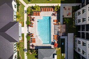 The Pointe at Siena Ridge 55+ Active Adult Apartment Homes in Davenport, FL - Building Photo
