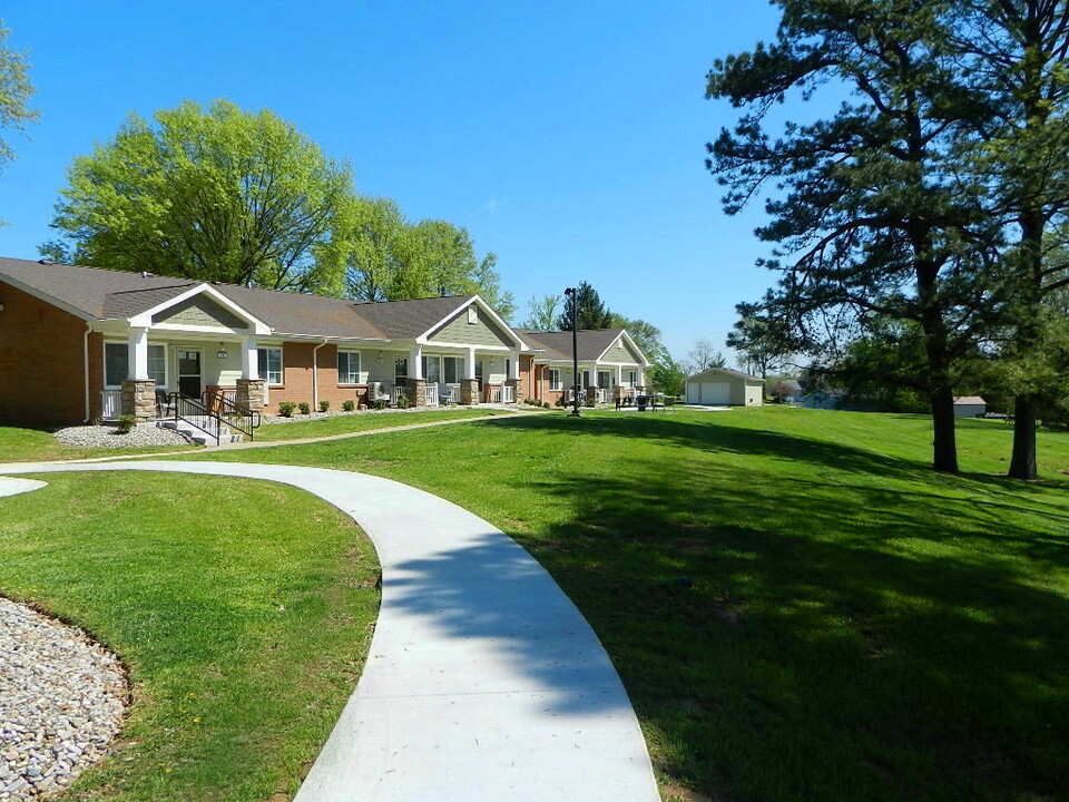 Greensburg Village in Greensburg, KY - Building Photo