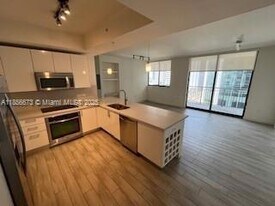 999 SW 1st Ave, Unit 1414 in Miami, FL - Building Photo