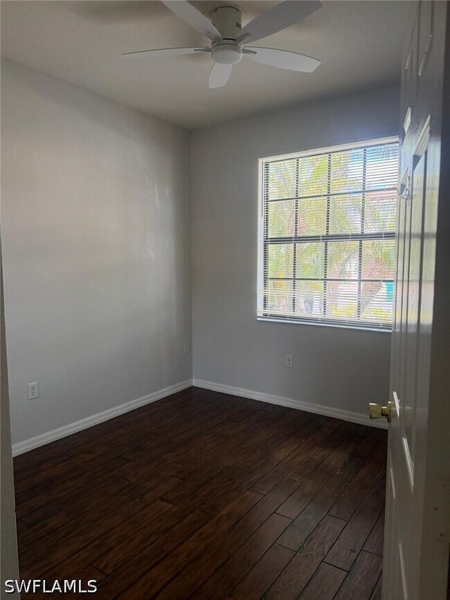 7530 Bristol Cir in Naples, FL - Building Photo - Building Photo