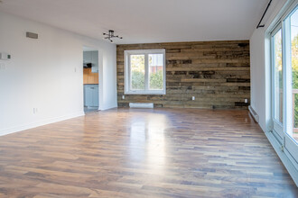 4-Bedroom 1.5 Bath Home in Gatineau in Gatineau, QC - Building Photo - Building Photo