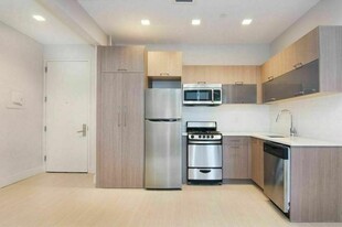 272 W 139th St in New York, NY - Building Photo