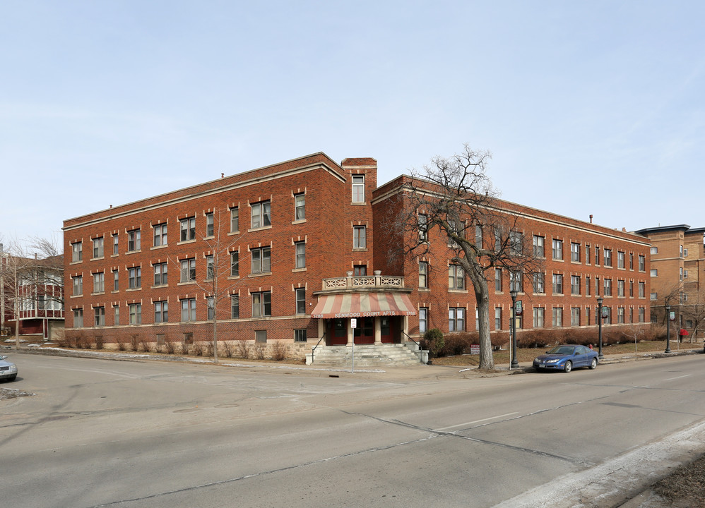 Kenwood Court Apartments in Minneapolis, MN - Building Photo