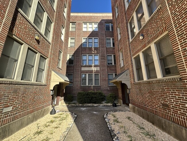 property at 200 W 31st St