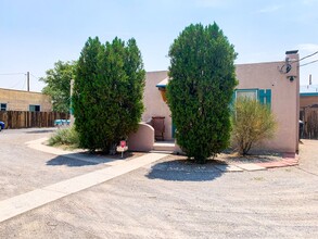 528-600 Candelaria Rd NW in Albuquerque, NM - Building Photo - Building Photo