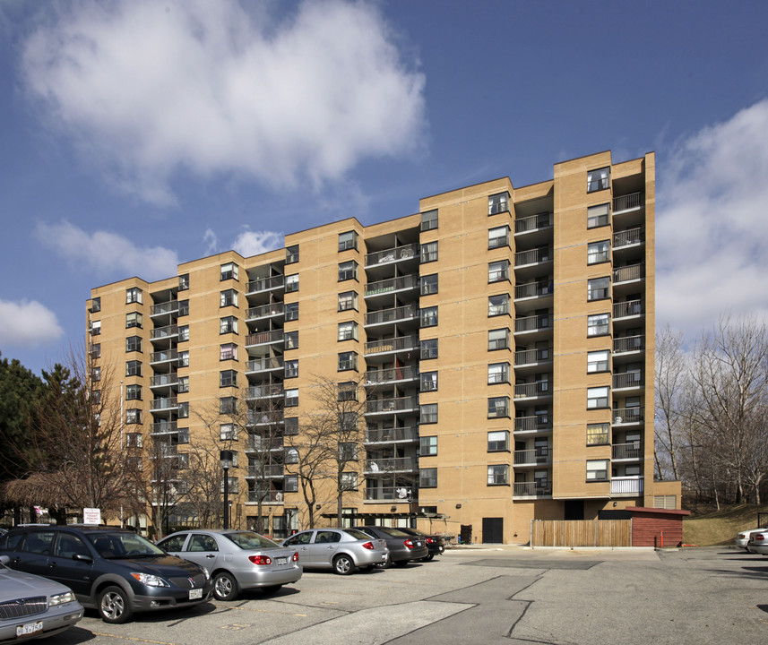 St Peter and Paul Residence in Toronto, ON - Building Photo